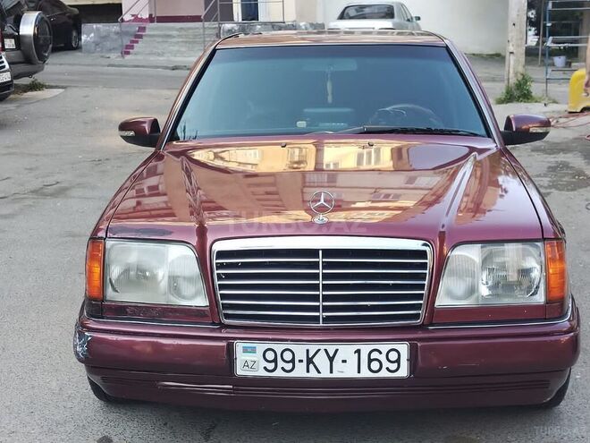 Mercedes E 250 1995, 310,000 km - 2.5 l - Bakı
