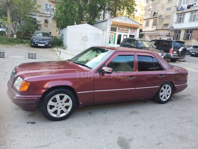 Mercedes E 250 1995, 310,000 km - 2.5 l - Bakı
