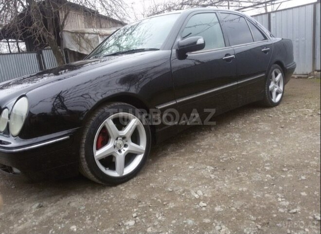 Mercedes E 240 1999, 496,587 km - 2.4 l - Balakən