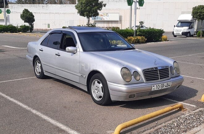 Mercedes E 200 1998, 215,000 km - 2.0 л - Bakı