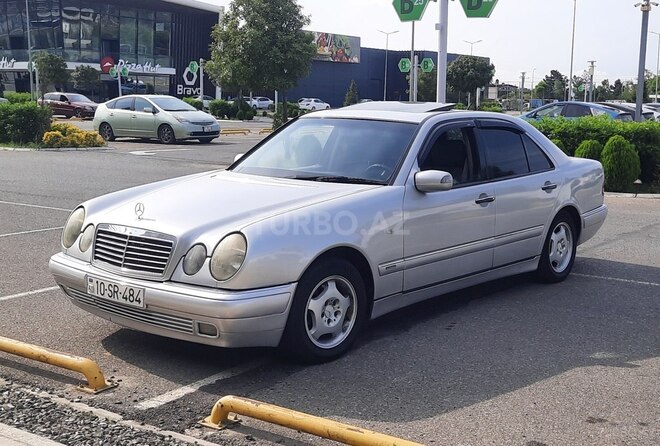 Mercedes E 200 1998, 215,000 km - 2.0 л - Bakı