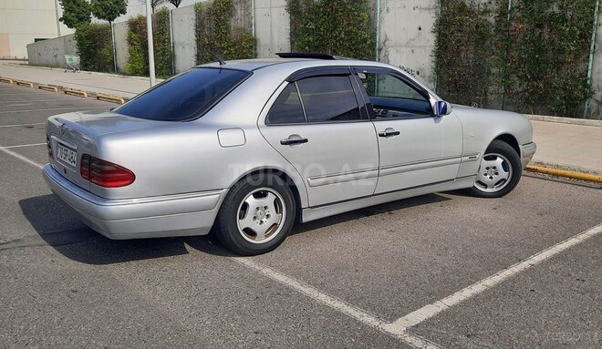 Mercedes E 200 1998, 215,000 km - 2.0 л - Bakı