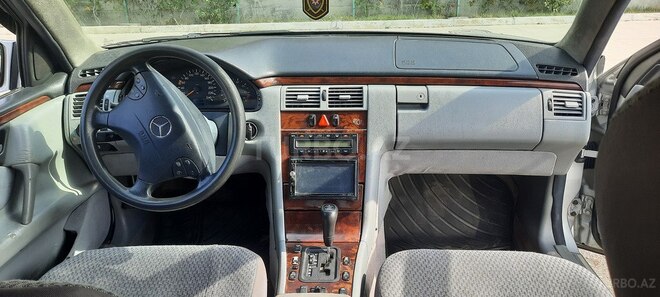 Mercedes E 200 1998, 215,000 km - 2.0 л - Bakı