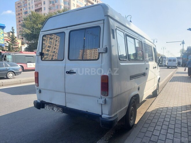 Mercedes 208 D 1994, 150,000 km - 2.3 л - Bakı