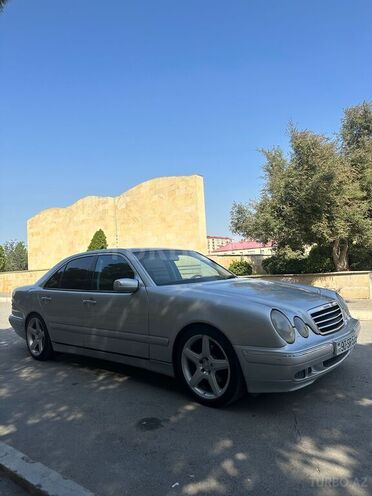 Mercedes E 320 2000, 330,000 km - 3.2 л - Bakı