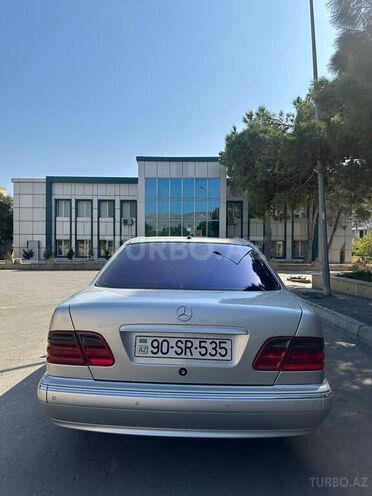 Mercedes E 320 2000, 330,000 km - 3.2 л - Bakı