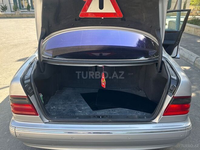 Mercedes E 320 2000, 330,000 km - 3.2 л - Bakı
