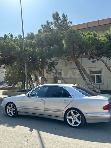 Mercedes E 320 2000, 330,000 km - 3.2 л - Bakı