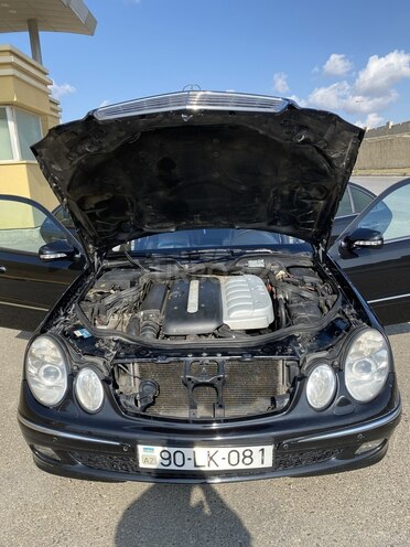 Mercedes E 220 2002, 292,000 km - 2.2 l - Bakı