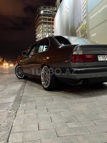 BMW 528 1988, 425,000 km - 2.8 l - Bakı