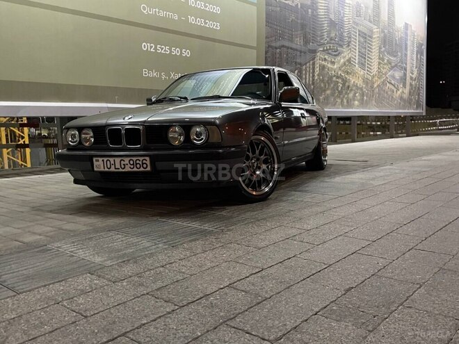 BMW 528 1988, 425,000 km - 2.8 l - Bakı