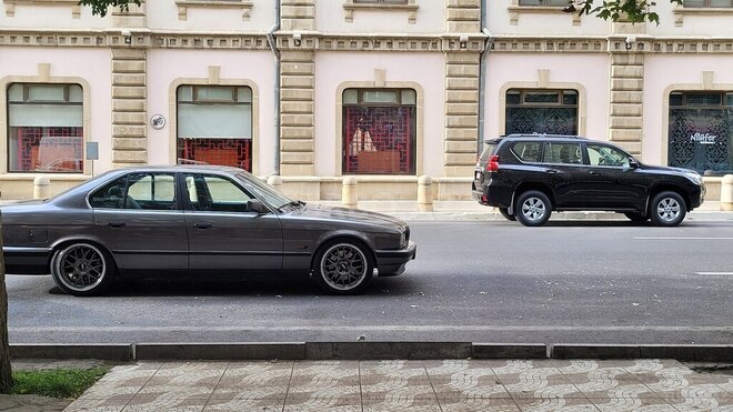 BMW 528 1988, 425,000 km - 2.8 l - Bakı
