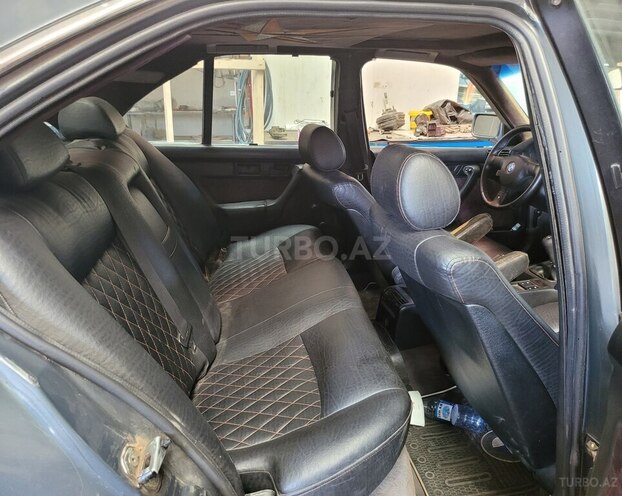 BMW 528 1988, 425,000 km - 2.8 l - Bakı