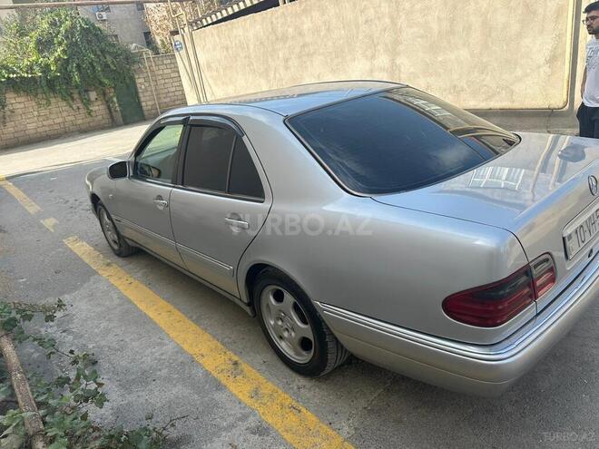 Mercedes E 240 1999, 352,985 km - 2.4 л - Bakı