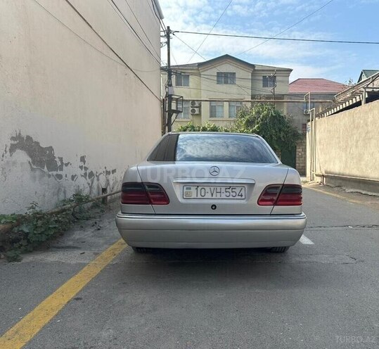 Mercedes E 240 1999, 352,985 km - 2.4 л - Bakı