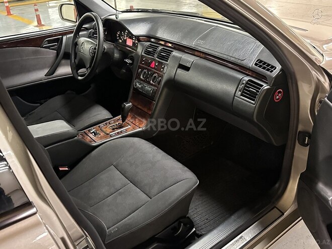 Mercedes E 200 1999, 325,000 km - 2.0 л - Gəncə