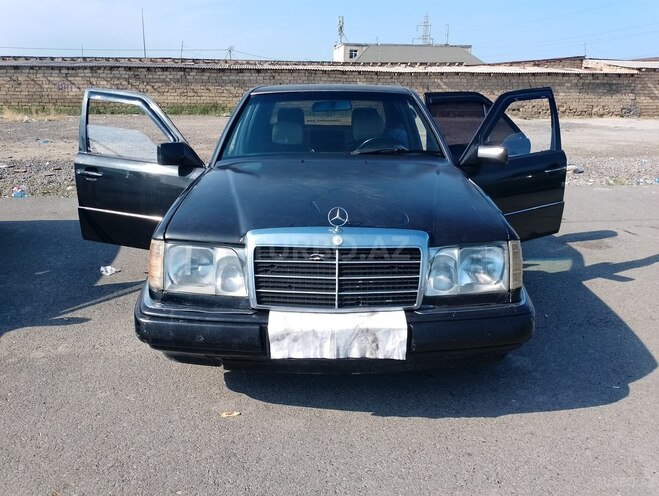 Mercedes E 250 1993, 200,000 km - 2.5 l - Bakı