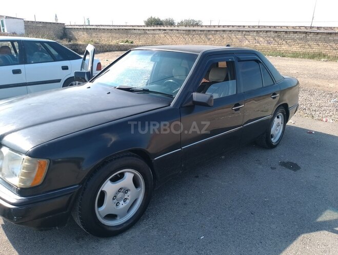 Mercedes E 250 1993, 200,000 km - 2.5 l - Bakı