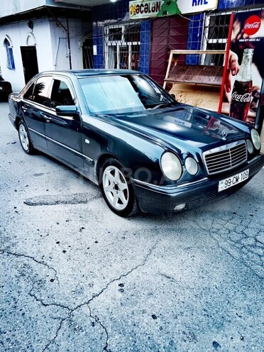 Mercedes E 240 1999, 420,000 km - 2.4 l - Bakı