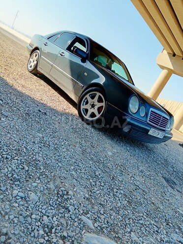 Mercedes E 240 1999, 420,000 km - 2.4 l - Bakı