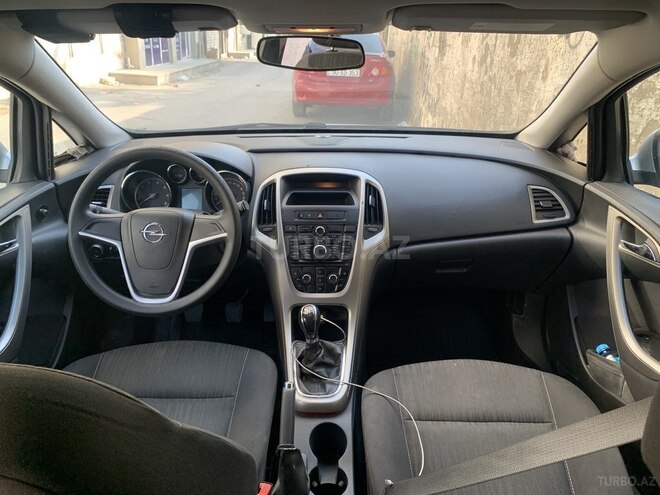 Opel Astra 2011, 215,000 km - 1.3 l - Bakı