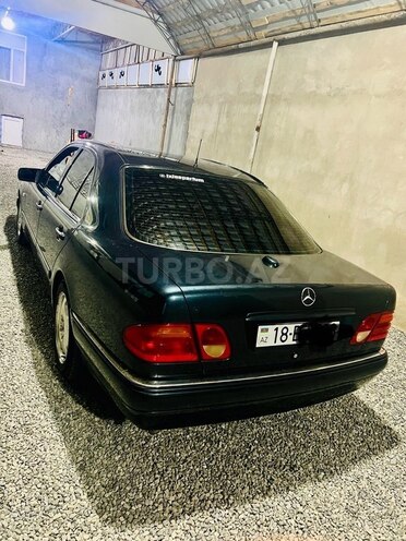 Mercedes E 230 1996, 300,000 km - 2.3 l - Şirvan