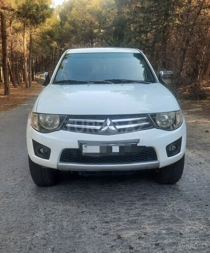 Mitsubishi L200 2015, 163,000 km - 2.5 l - Bakı