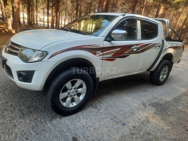 Mitsubishi L200 2015, 163,000 km - 2.5 l - Bakı