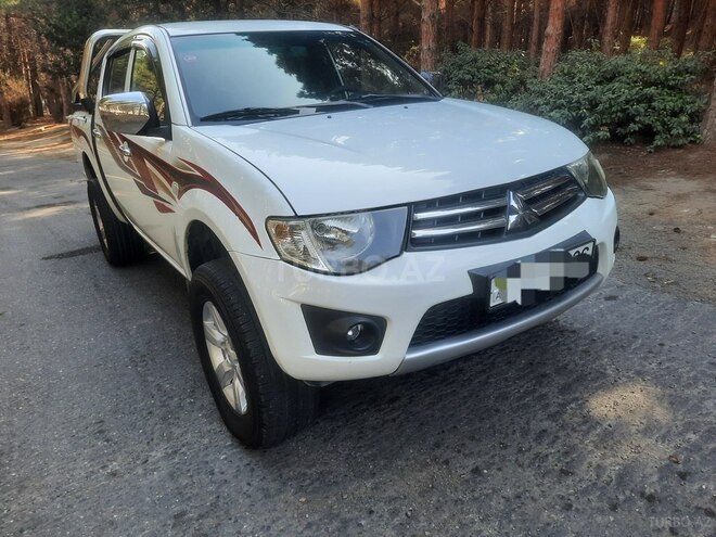 Mitsubishi L200 2015, 163,000 km - 2.5 l - Bakı