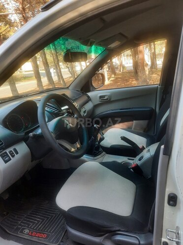 Mitsubishi L200 2015, 163,000 km - 2.5 l - Bakı