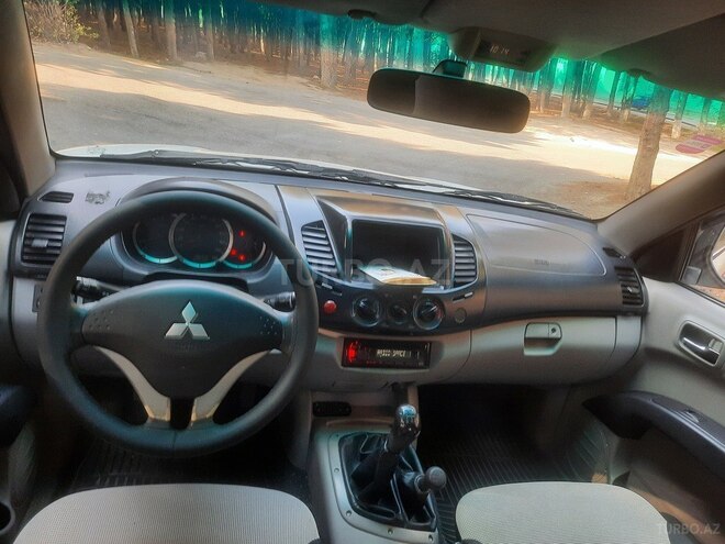 Mitsubishi L200 2015, 163,000 km - 2.5 l - Bakı