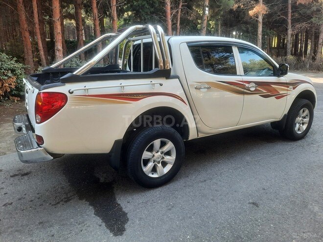 Mitsubishi L200 2015, 163,000 km - 2.5 l - Bakı