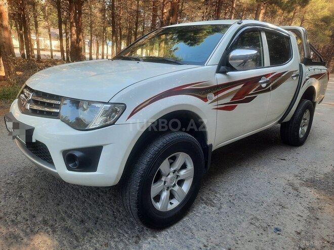 Mitsubishi L200 2015, 163,000 km - 2.5 l - Bakı