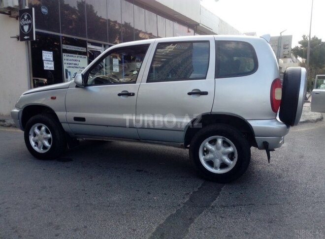 Chevrolet Niva 2005, 226,733 km - 1.7 л - Quba
