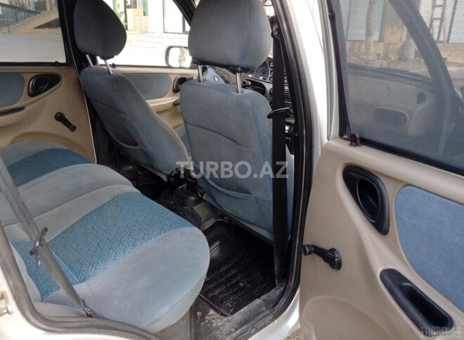Chevrolet Niva 2005, 226,733 km - 1.7 л - Quba
