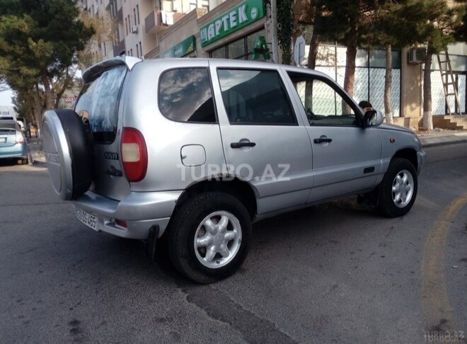 Chevrolet Niva 2005, 226,733 km - 1.7 л - Quba