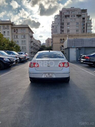 Volkswagen Passat 2006, 285,700 km - 2.0 l - Bakı