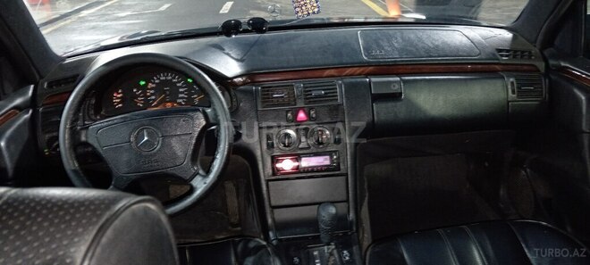 Mercedes E 300 1996, 377,272 km - 3.0 l - Gəncə