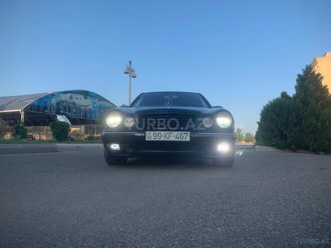 Mercedes E 320 2001, 316,000 km - 3.2 l - Ucar