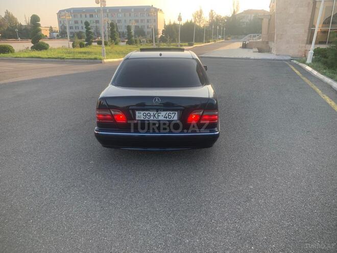 Mercedes E 320 2001, 316,000 km - 3.2 l - Ucar