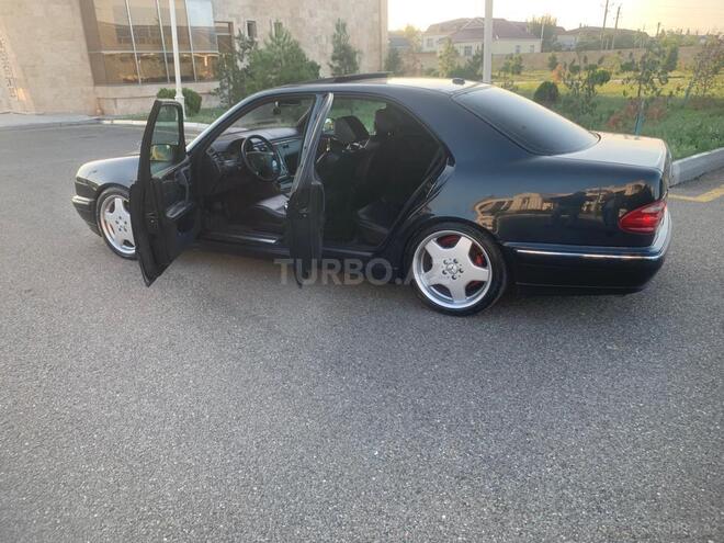 Mercedes E 320 2001, 316,000 km - 3.2 l - Ucar