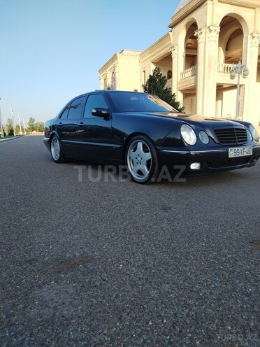 Mercedes E 320 2001, 316,000 km - 3.2 l - Ucar
