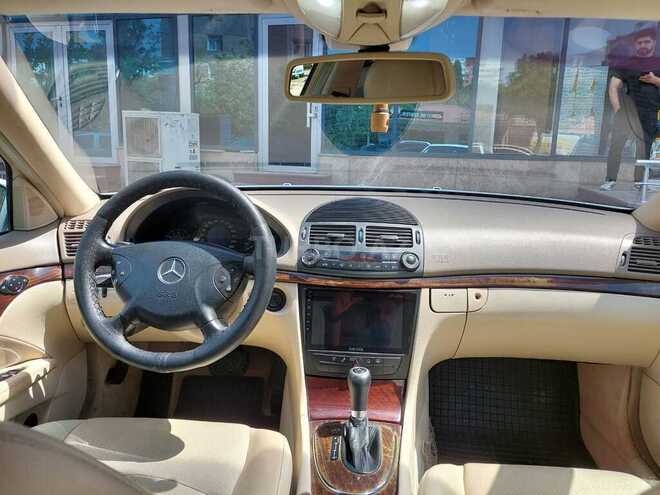 Mercedes E 240 2003, 330,000 km - 2.6 l - Bakı