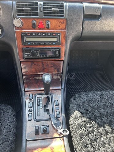 Mercedes E 200 1998, 295,547 km - 2.0 l - Bakı