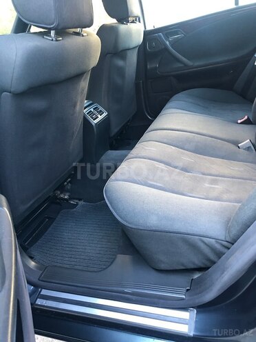 Mercedes E 220 2000, 290,000 km - 2.2 l - Bakı