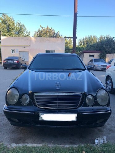 Mercedes E 220 2000, 290,000 km - 2.2 l - Bakı