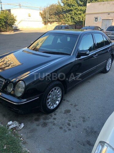 Mercedes E 220 2000, 290,000 km - 2.2 l - Bakı