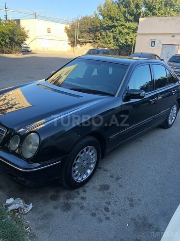 Mercedes E 220 2000, 290,000 km - 2.2 l - Bakı