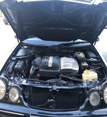 Mercedes E 220 2000, 290,000 km - 2.2 l - Bakı