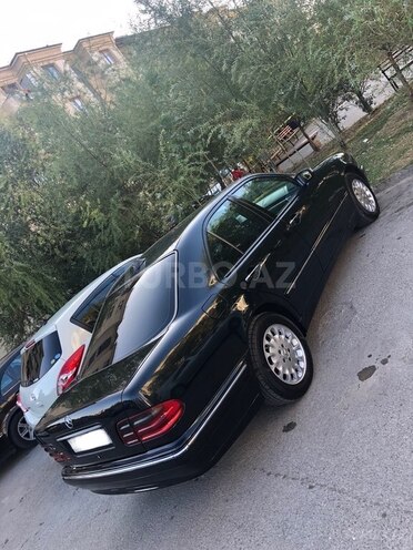 Mercedes E 220 2000, 290,000 km - 2.2 l - Bakı